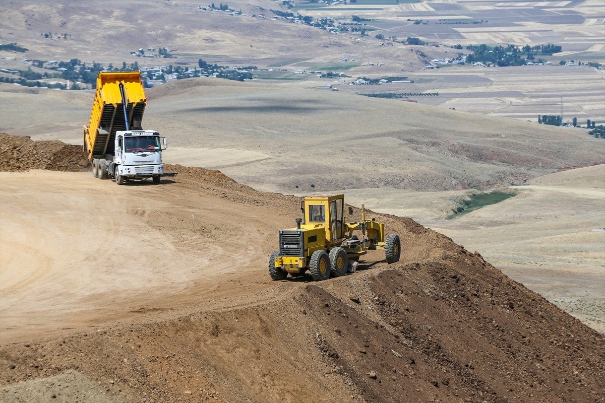 Van'ın Muradiye İlçesinde Petrol Arama Çalışmaları Başladı