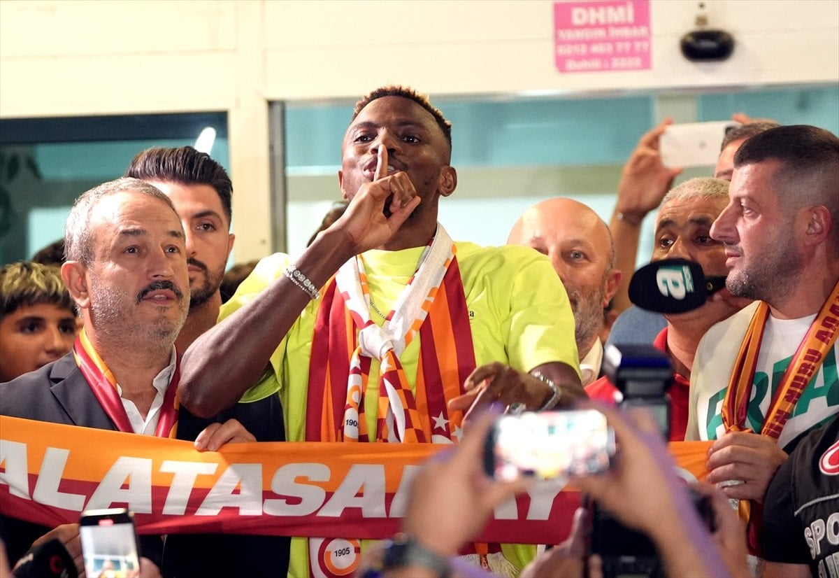 Galatasaray, Victor Osimhen ile Forvet Hattını Güçlendirdi